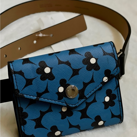 ✅NEW “Micheal Kors” Genuine Leather Belt Wallet - Picture 2 of 8